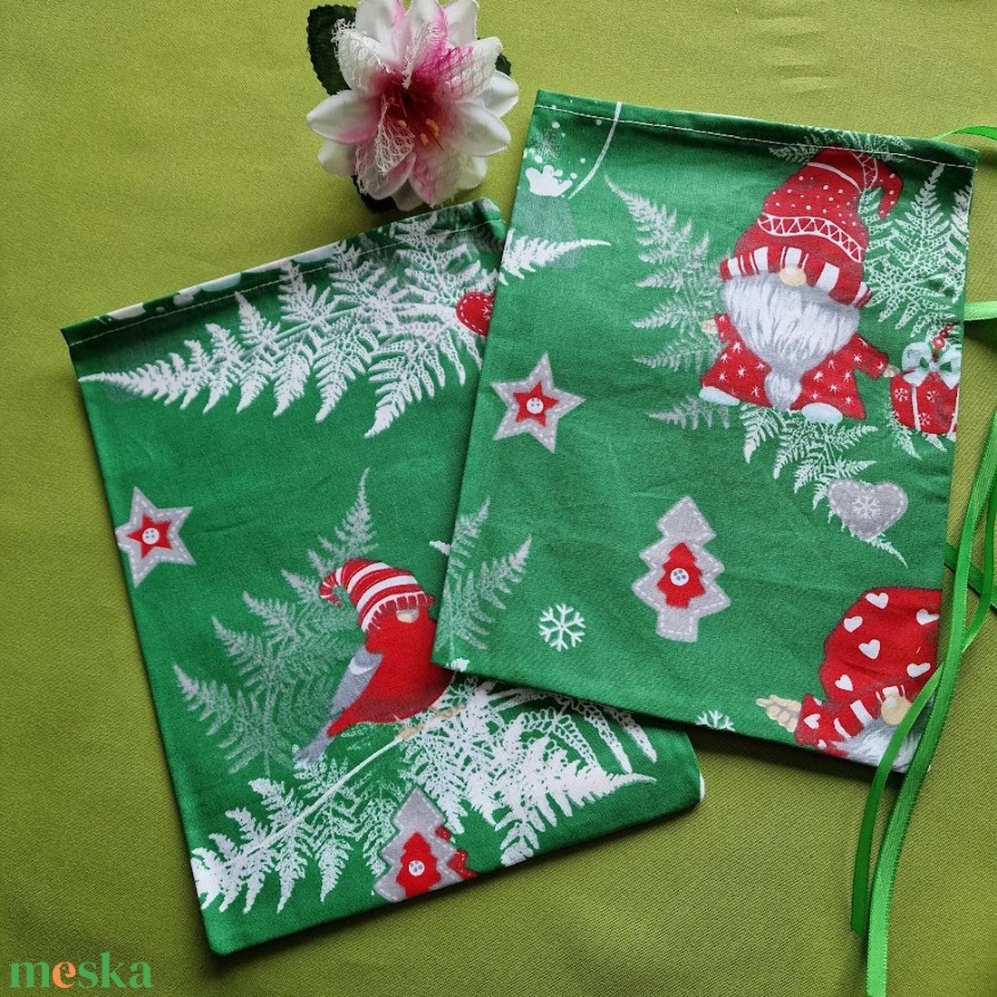 DCS127/128 - Manó és páfrány mintás mikulás zsák, textil ajándéktasak - piros és zöld alap - karácsony - karácsonyi ajándékozás - karácsonyi ajándékcsomagolás - Meska.hu