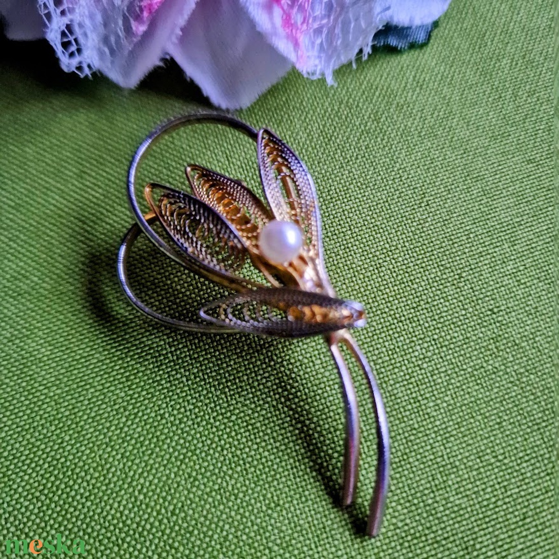 Kitűző, bross BRO443 - Antik hatású arany gyöngyös levelek 53x28mm - ékszer - kitűző és bross - Meska.hu