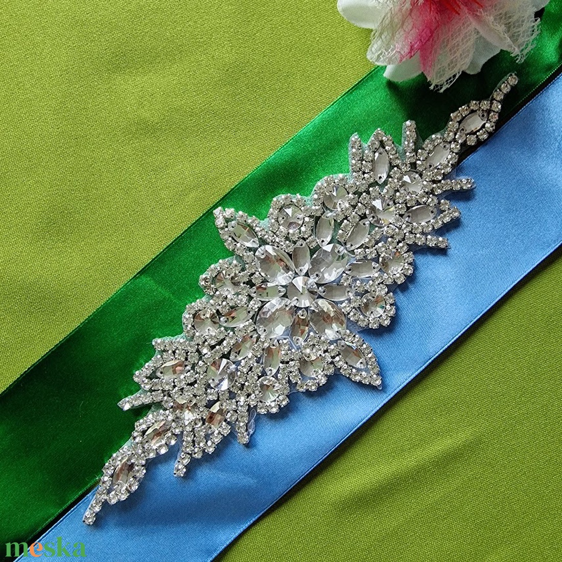 ESKÜVŐ MÖV27 � Kézzel varrt strasszköves menyasszonyi öv 25x10cm - esküvő - kiegészítők - öv & pánt - Meska.hu