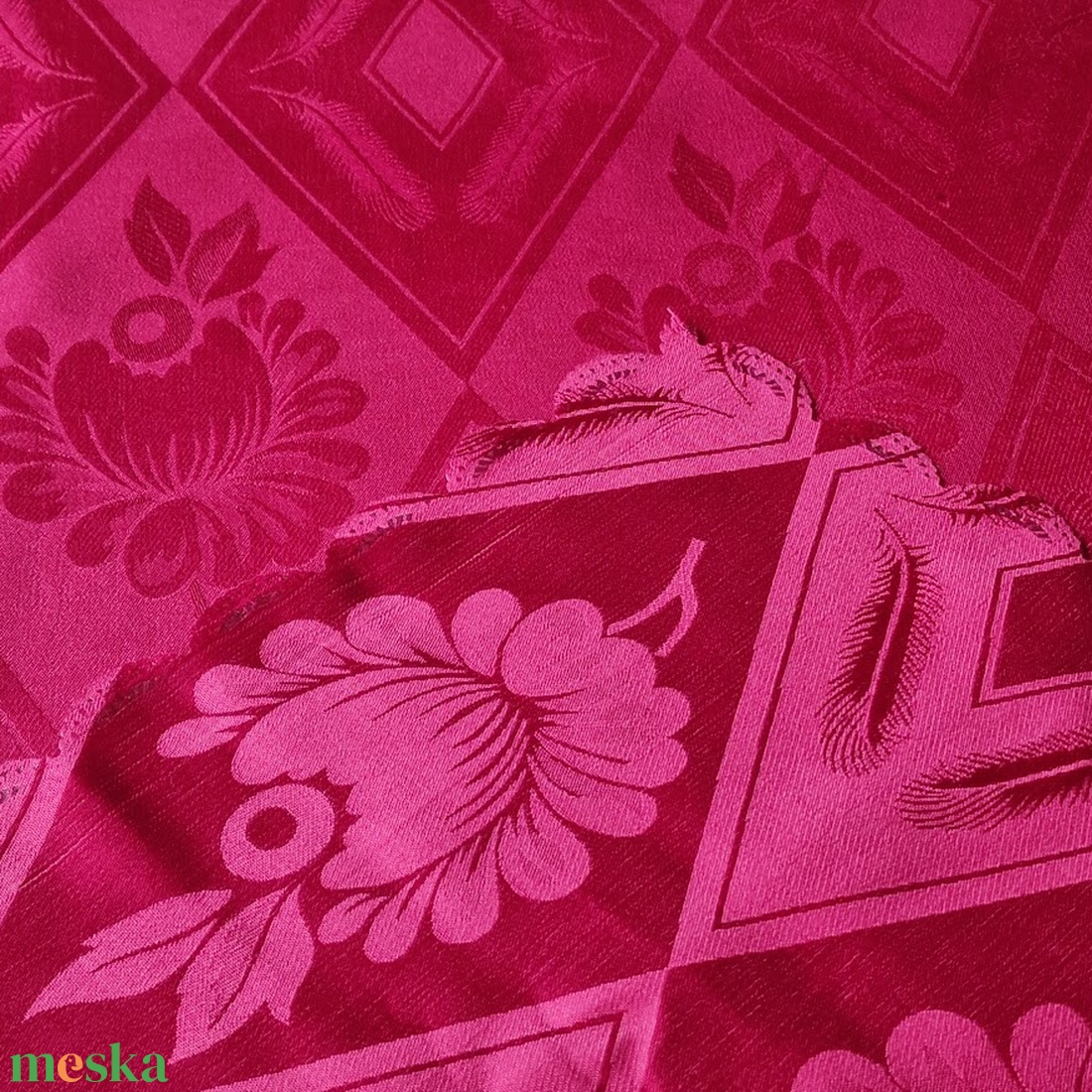 OTT97 - Burgundi vörös kétoldalas selyem asztalterítő 138 x 150 cm téglalap - otthon & életmód - konyhafelszerelés, tálalás - tálalás - terítő - Meska.hu