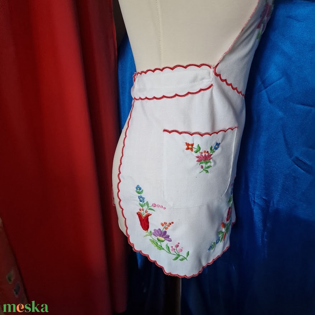 OTT99 - Kalocsai mintás hímzett konyhai kötény - hand made - otthon & életmód - konyhafelszerelés, tálalás - konyhai textil - kötény - Meska.hu