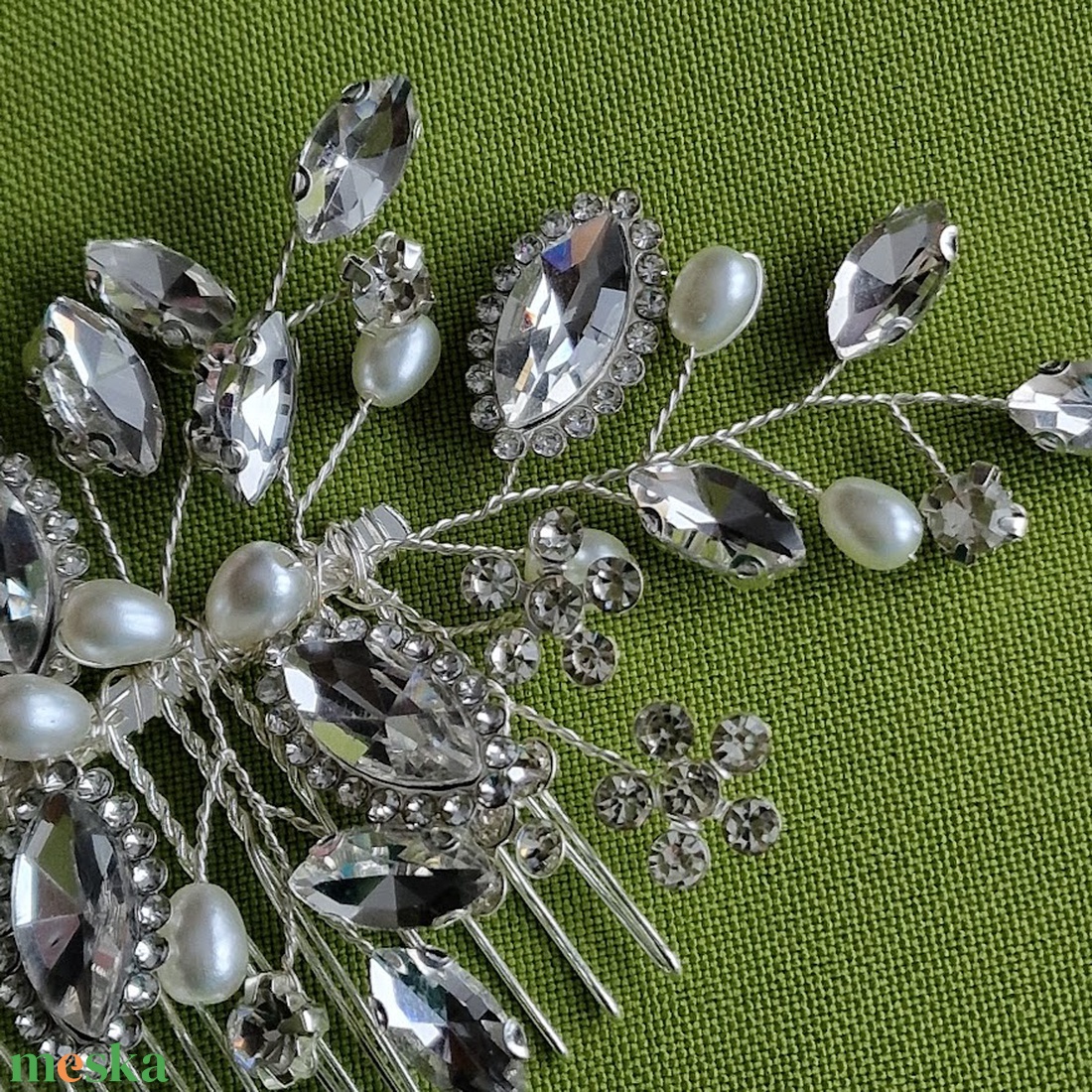 ESKÜVŐ HAD227 - Menyasszonyi strasszköves, gyöngyös virágos leveles hajfésű, hajdísz - esküvő - hajdísz - fésűs hajdísz - Meska.hu