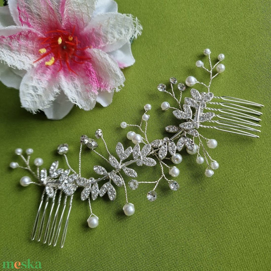 ESKÜVŐ HAD230 - Menyasszonyi strasszos, gyöngyös dupla hajfésűs hajdísz - ezüst alap  - esküvő - hajdísz - fésűs hajdísz - Meska.hu