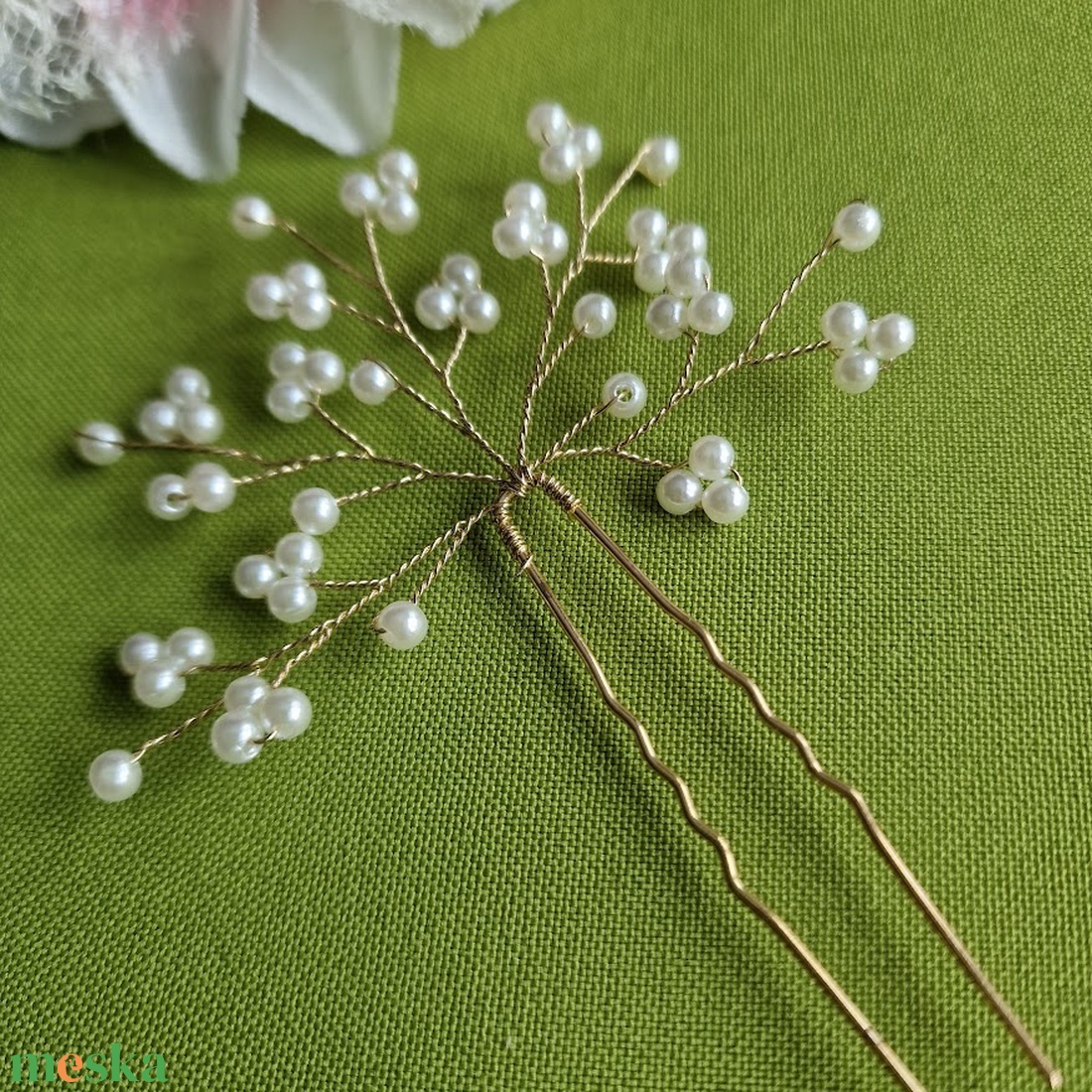 ESKÜVŐ HAD244 - Menyasszonyi fehér gyöngyös hajtű, hajdísz - esküvő - hajdísz - hajtű - Meska.hu