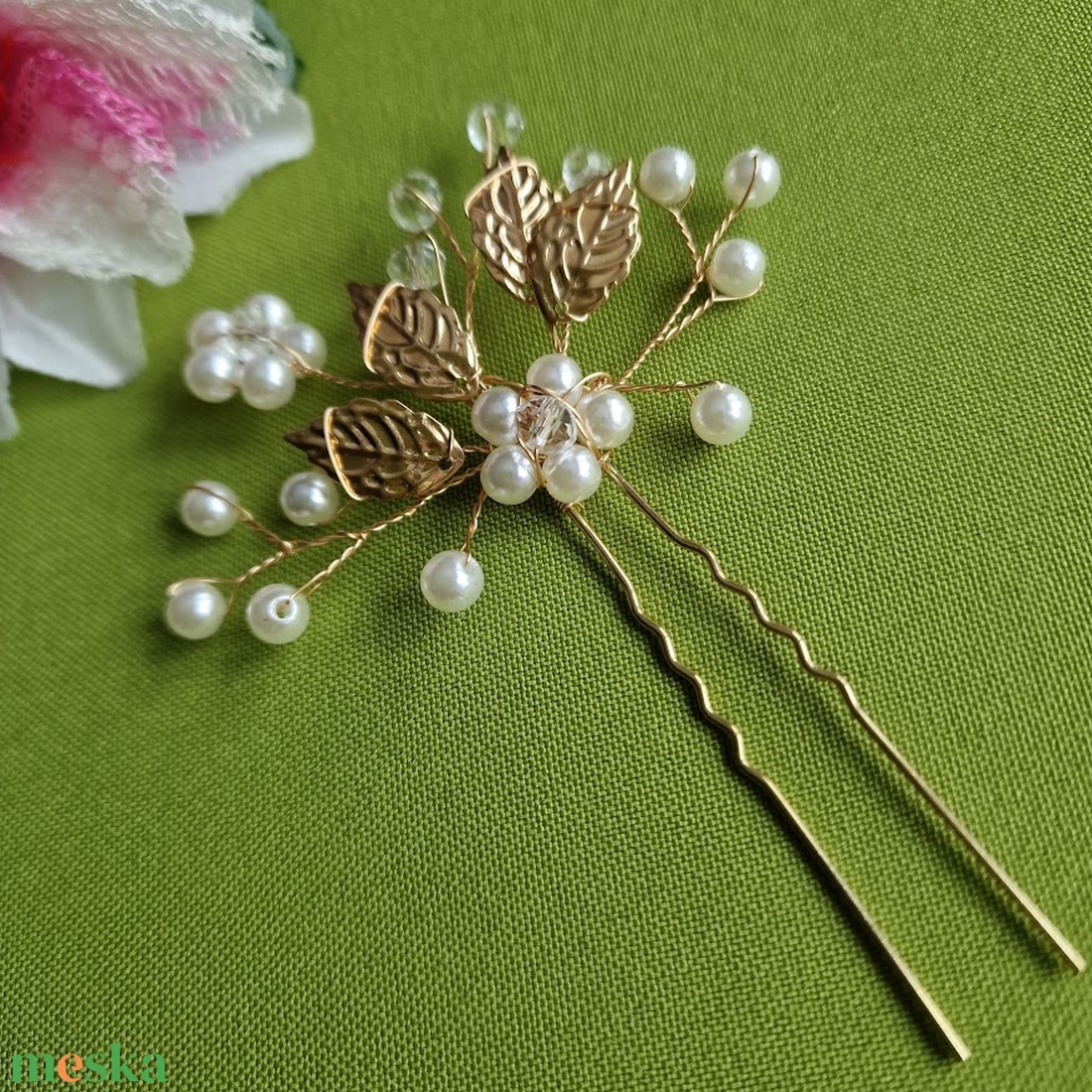 ESKÜVŐ HAD240 - Arany színű 4 leveles gyöngyös hajtű, hajdísz  - esküvő - hajdísz - hajtű - Meska.hu