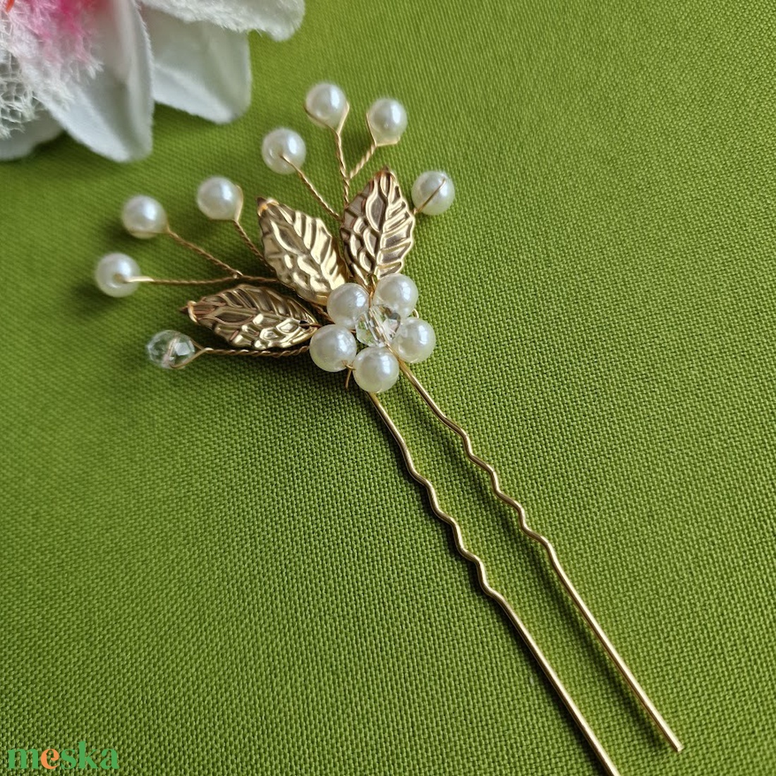 ESKÜVŐ HAD241 - Arany színű 3 leveles gyöngyös hajtű, hajdísz  - esküvő - hajdísz - hajtű - Meska.hu