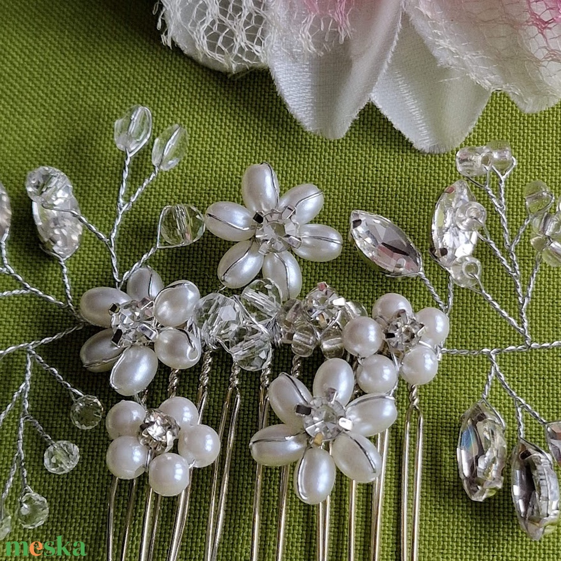 ESKÜVŐ HAD252 - Menyasszonyi kristályköves, gyöngyös virágos hajfésű, hajdísz  - esküvő - hajdísz - fésűs hajdísz - Meska.hu