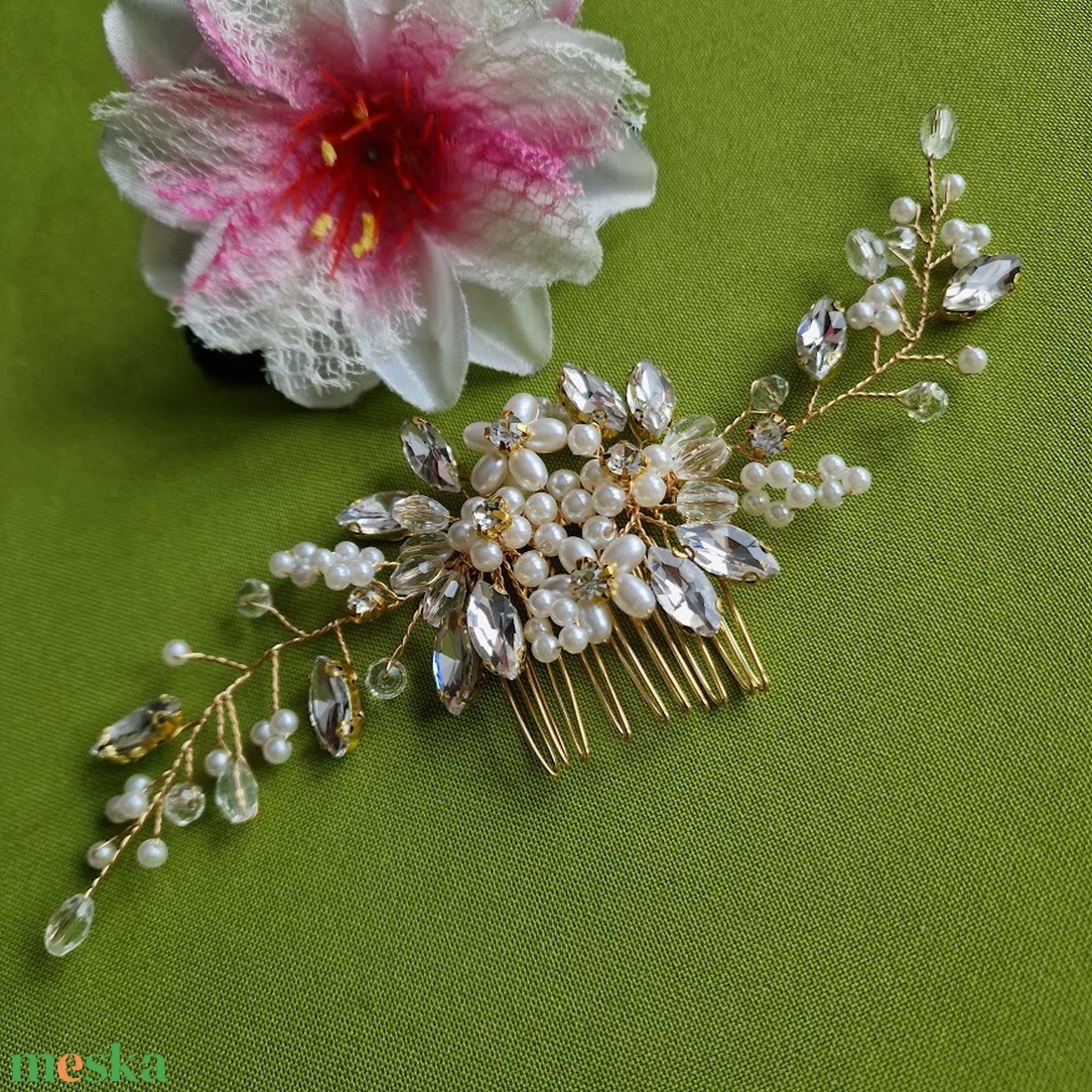 ESKÜVŐ HAD251 - Menyasszonyi kristályköves, gyöngy virágos hajfésű, hajdísz  - esküvő - hajdísz - fésűs hajdísz - Meska.hu
