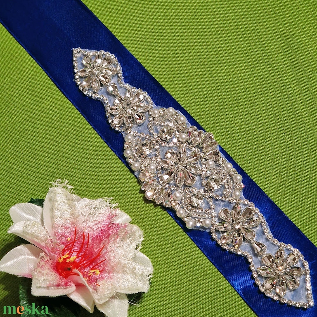 ESKÜVŐ MÖV23 � Strasszos menyasszonyi öv 25x5cm-es választható szatén szalagon - esküvő - kiegészítők - öv & pánt - Meska.hu