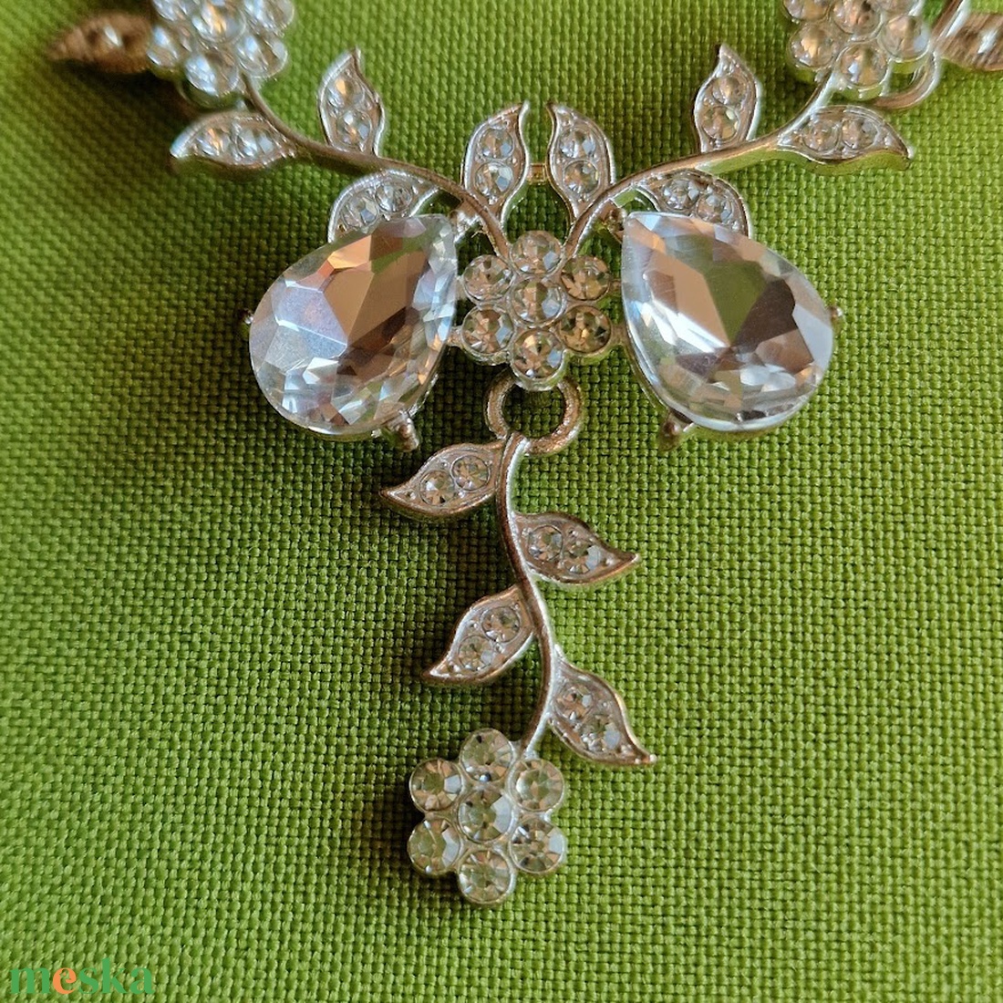 ESKÜVŐ ÉSZ19 � Kristályköves virágos ékszer szett: nyaklánc + fülbevaló - ékszer - ékszerszett - Meska.hu