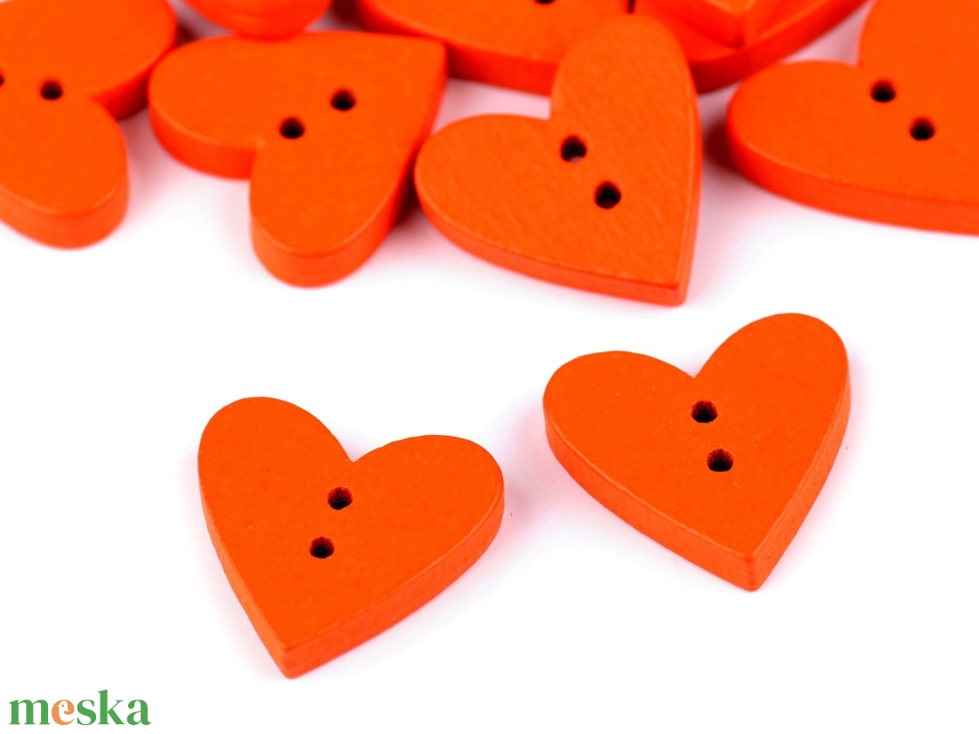 RÖV20 - SZÍV alakú narancssárga színű fa gomb 18mm - kellékek & szerszámok - rövidáru - gomb - műanyag gomb - Meska.hu