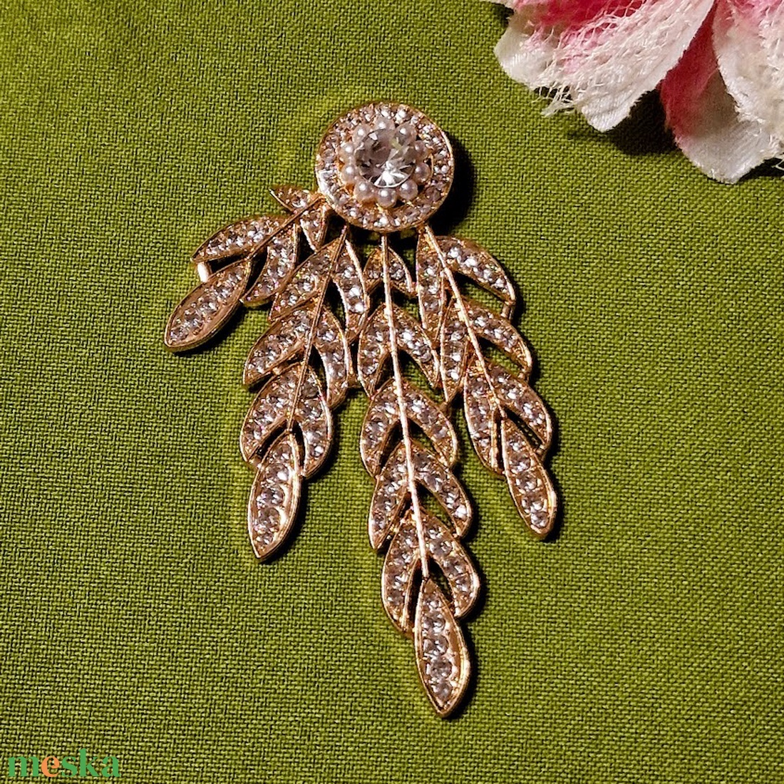 MED02 - Strasszköves levél mintás medál, őv dísz 58x86mm - kellékek & szerszámok - ékszerkellék - charmok - Meska.hu