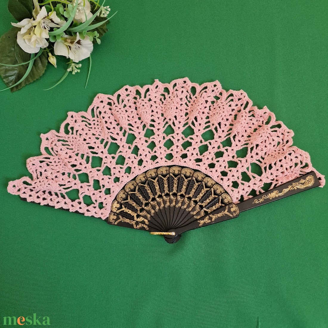 ESKÜVŐ ELE21 / ELE22 - Rózsaszín vagy Kék horgolt menyasszonyi csipke legyező - esküvő - dekoráció - helyszíni dekor - Meska.hu