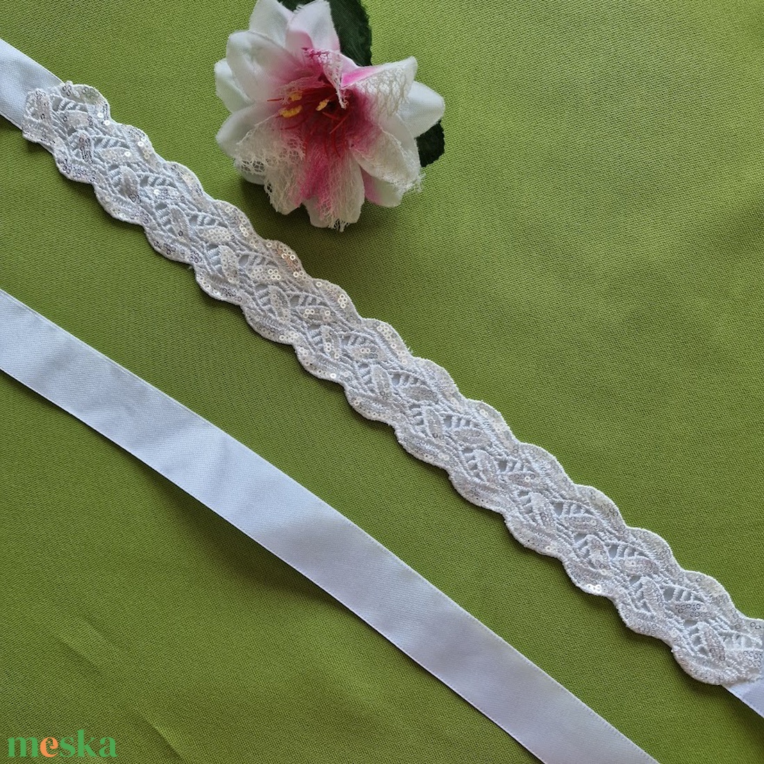 ESKÜVŐ MÖV51 � Handmade - Hófehér flitteres csipkés menyasszonyi öv 35x3,5cm-es - esküvő - kiegészítők - öv & pánt - Meska.hu