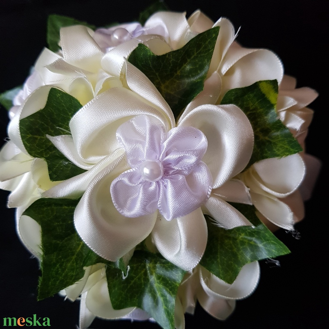 ESKÜVŐ MCS12 - 17x21cm-es Menyasszonyi csokor krém és gyöngyös fehér virágokból - esküvő - menyasszonyi- és dobócsokor - Meska.hu