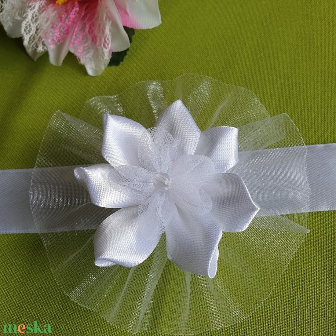 ESKÜVŐ CSD12 - Organza alapú hófehér szatén, organza, gyöngyös, virágos csuklódísz - esküvő - ékszer - karkötő & csuklódísz - Meska.hu