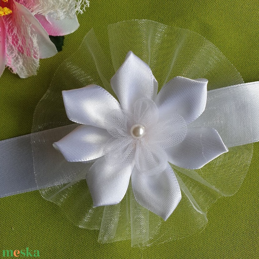 ESKÜVŐ CSD17 - Organza alapú hófehér szatén, organza, gyöngyös, virágos csuklódísz - esküvő - ékszer - karkötő & csuklódísz - Meska.hu