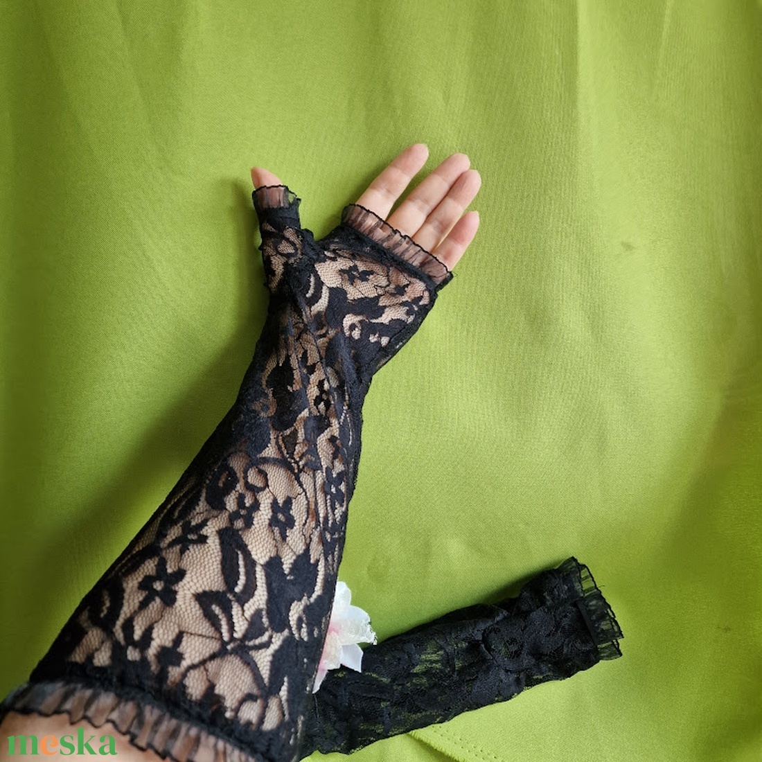 ESKÜVŐ KTY17 - 36cm-es fekete menyasszonyi csipke kesztyű - esküvő - kiegészítők - menyasszonyi kesztyűk - Meska.hu