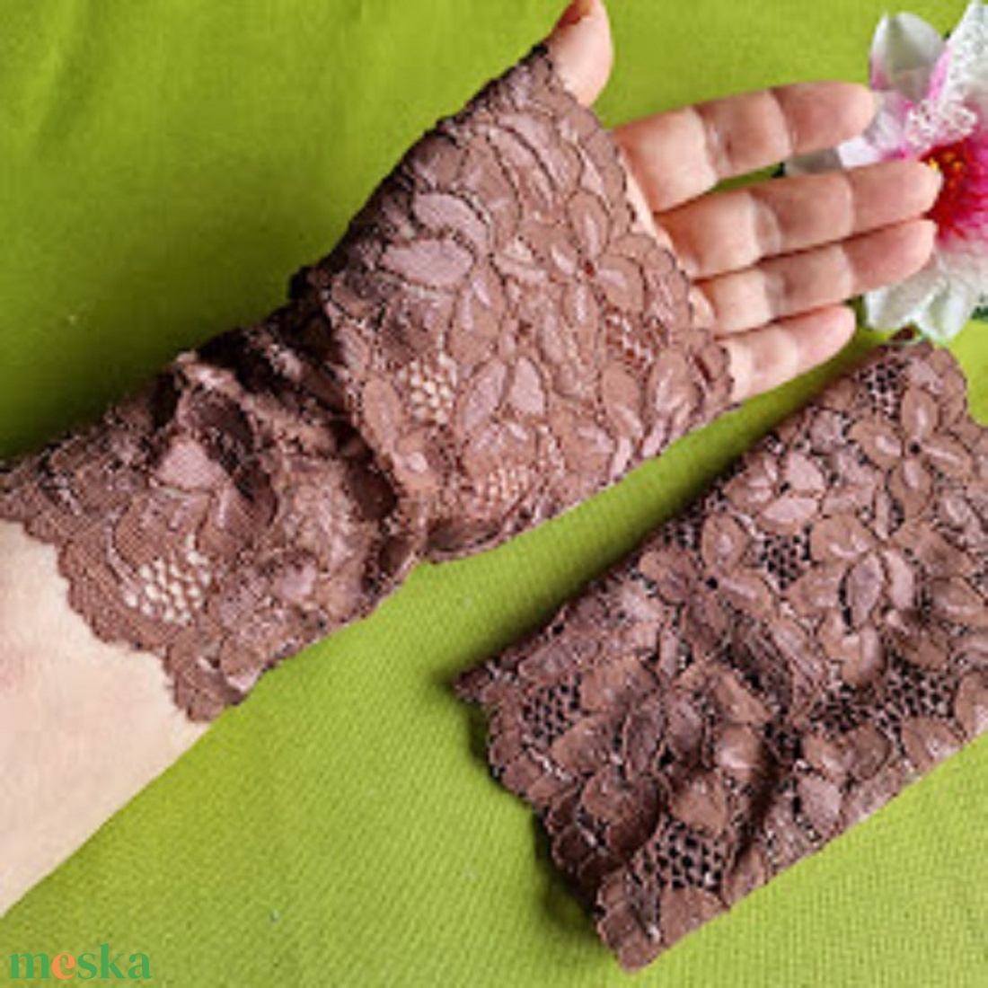 ESKÜVŐ KTY56 � Saját készítésű 16cm-es ujjatlan csokoládébarna színű csipke kesztyű - esküvő - kiegészítők - menyasszonyi kesztyűk - Meska.hu