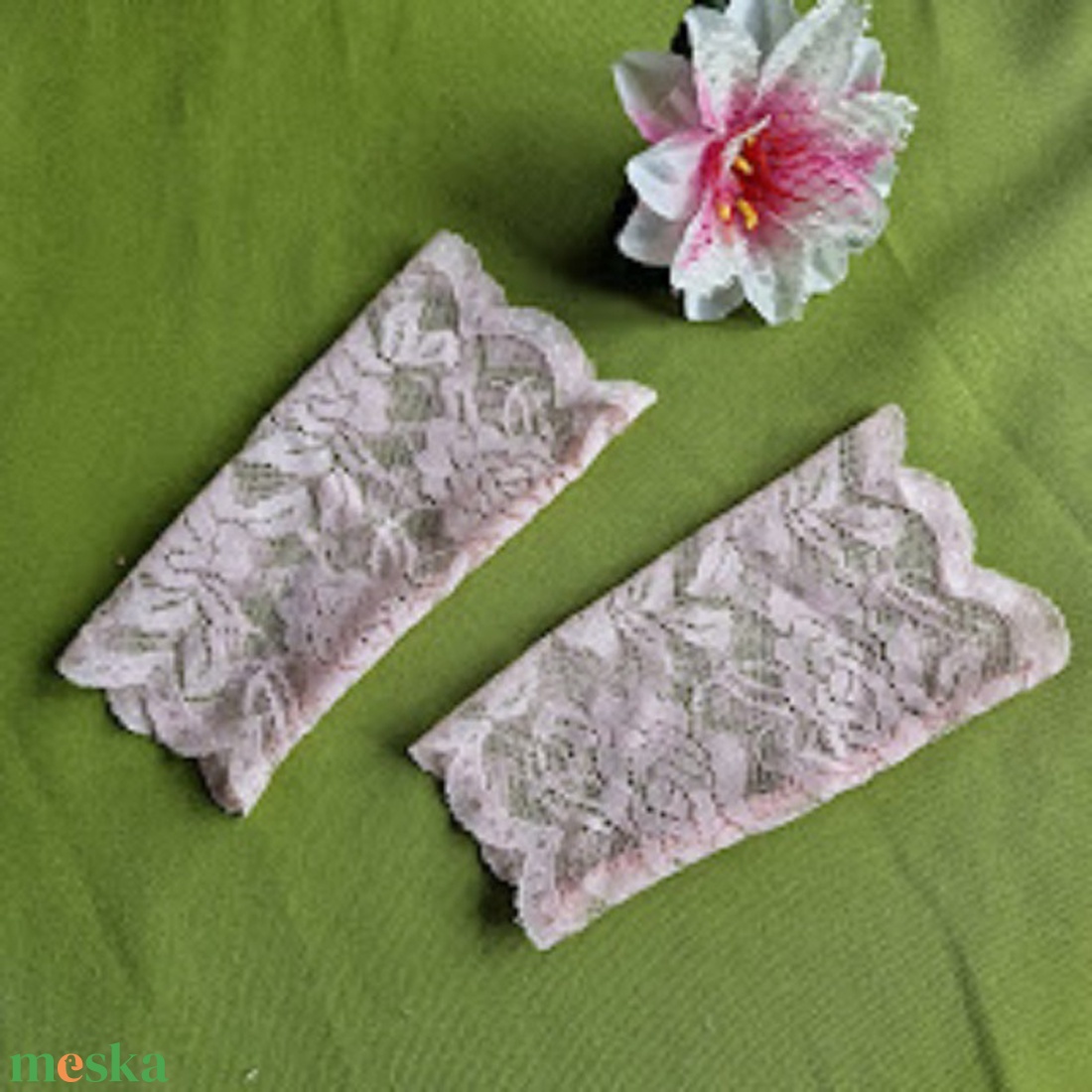 ESKÜVŐ KTY60GY � 15cm-es ujjatlan babarózsaszín színű csipke kesztyű kisméret - esküvő - kiegészítők - menyasszonyi kesztyűk - Meska.hu