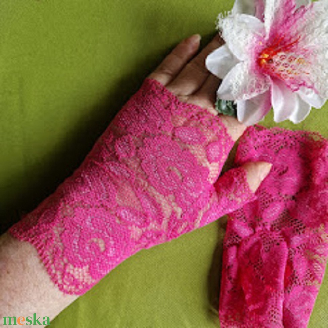 ESKÜVŐ KTY69 - 15cm-es egy ujjas pink, magenta csipke kesztyű - esküvő - kiegészítők - menyasszonyi kesztyűk - Meska.hu