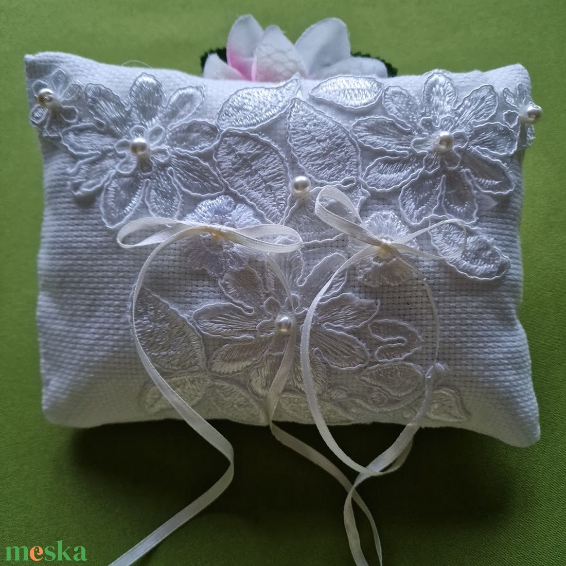ESKÜVŐ GYP33 - Ekrü 18x14cm-es csipkés, gyöngyös, masnis gyűrűpárna  - esküvő - esküvői ceremónia - gyűrűtartó & gyűrűpárna - Meska.hu