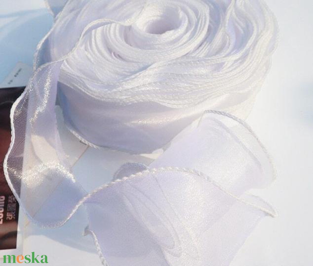 90SZO01 - 90mm-es szegett fehér organza szalag - kellékek & szerszámok - méteráru - dekorációs alapanyag - Meska.hu
