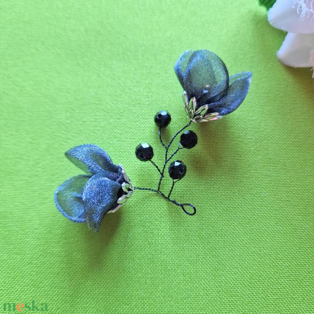 VIR25 - Virág dróton csiszolt kövekkel hand made - antracit színű - kellékek & szerszámok - dekorációs kellékek - virágfej - Meska.hu
