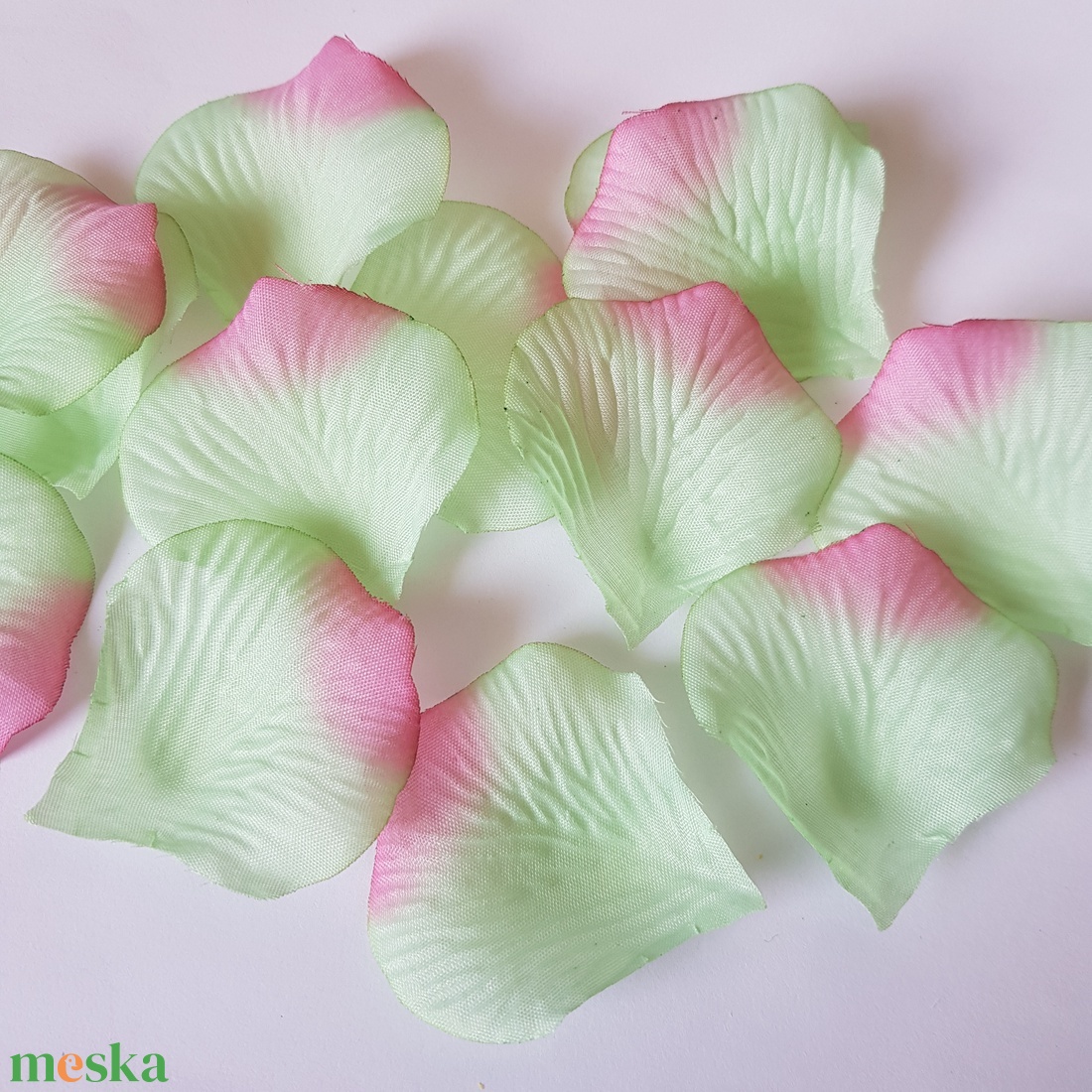 100db-os textil virágszirom, rózsaszirom, szirom csomagok ZÖLD-RÓZSASZÍN színben - kellékek & szerszámok - dekorációs kellékek - egyéb kellékek - Meska.hu 100db-os textil virágszirom, rózsaszirom, szirom csomagok ZÖLD-RÓZSASZÍN színben - kellékek & szerszámok - dekorációs kellékek - egyéb kellékek - Meska.hu