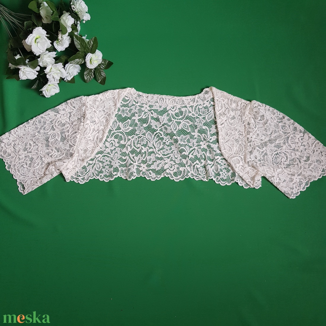 Kb. 3XL-es ekrü színű, rövid ujjú, elasztikus csipke boleró - esküvő - kiegészítők - bolero és válltakaró - Meska.hu Kb. 3XL-es ekrü színű, rövid ujjú, elasztikus csipke boleró - esküvő - kiegészítők - bolero és válltakaró - Meska.hu