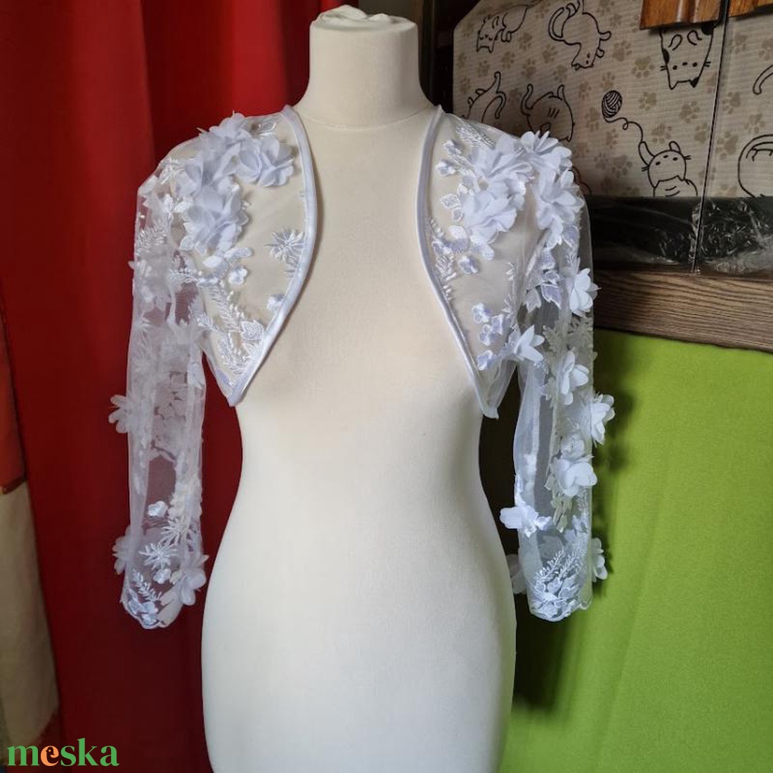 Kb. 2-3XL-es, 3D virágos, csipkés, hímzett hófehér menyasszonyi boleró - esküvő - kiegészítők - bolero és válltakaró - Meska.hu Kb. 2-3XL-es, 3D virágos, csipkés, hímzett hófehér menyasszonyi boleró - esküvő - kiegészítők - bolero és válltakaró - Meska.hu