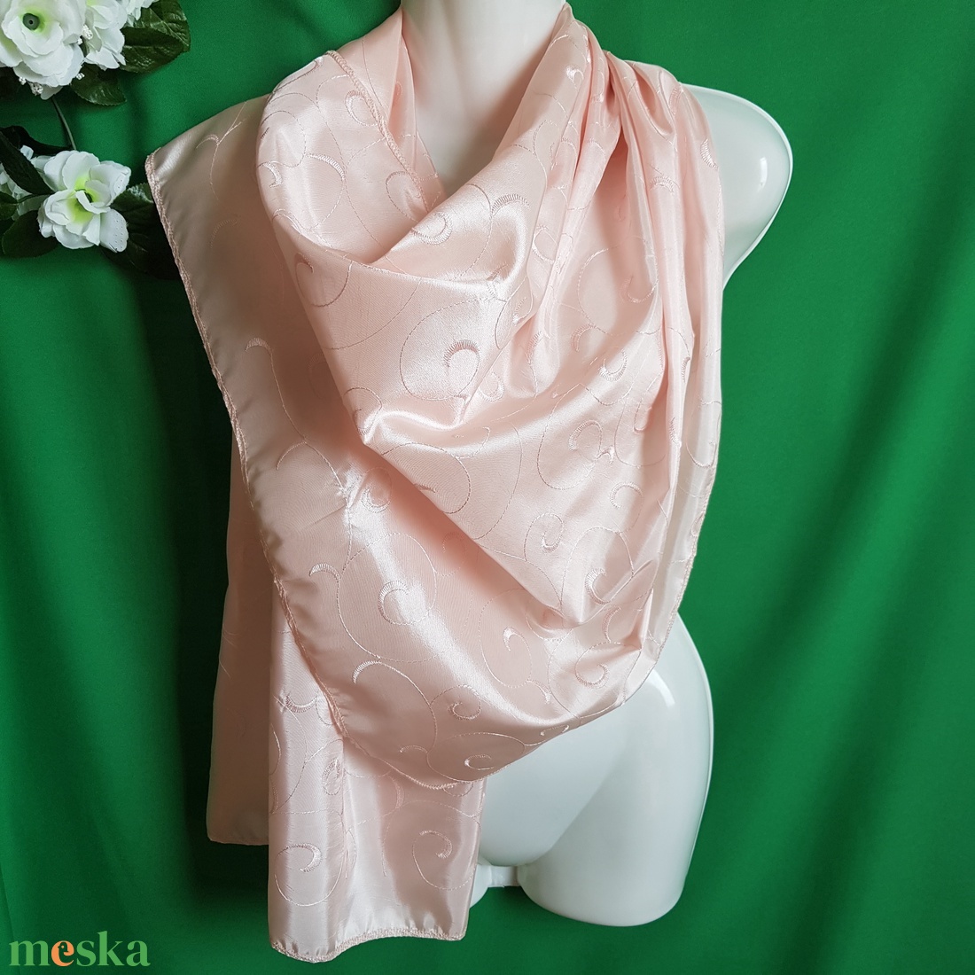 Barackrózsaszín hímzett szatén sál, kendő, vállkendő, stóla 55x145cm - esküvő - kiegészítők - bolero és válltakaró - Meska.hu Barackrózsaszín hímzett szatén sál, kendő, vállkendő, stóla 55x145cm - esküvő - kiegészítők - bolero és válltakaró - Meska.hu