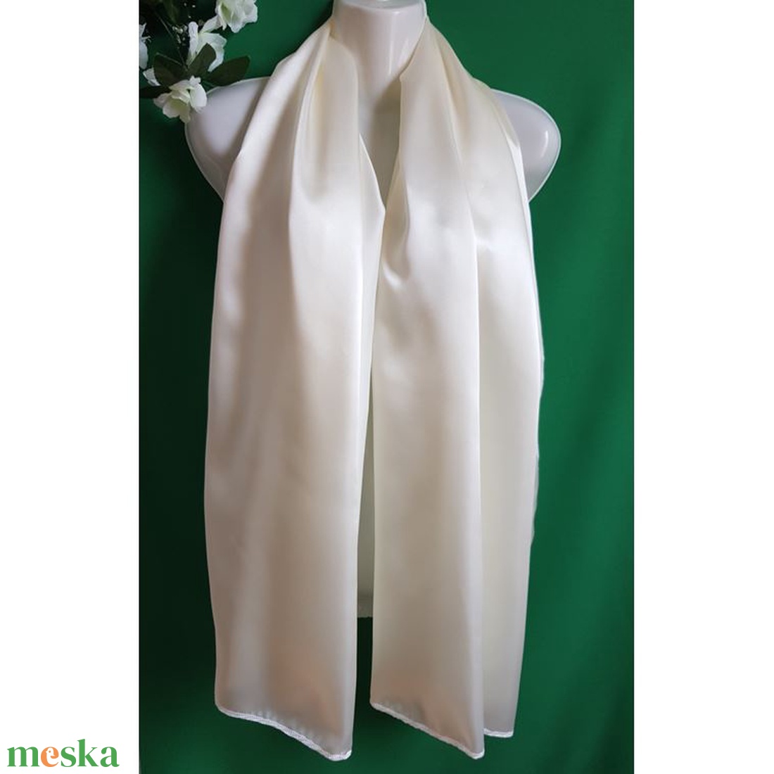 Ekrü színű szatén sál, kendő, vállkendő, stóla - keskenyebb - esküvő - kiegészítők - bolero és válltakaró - Meska.hu Ekrü színű szatén sál, kendő, vállkendő, stóla - keskenyebb - esküvő - kiegészítők - bolero és válltakaró - Meska.hu