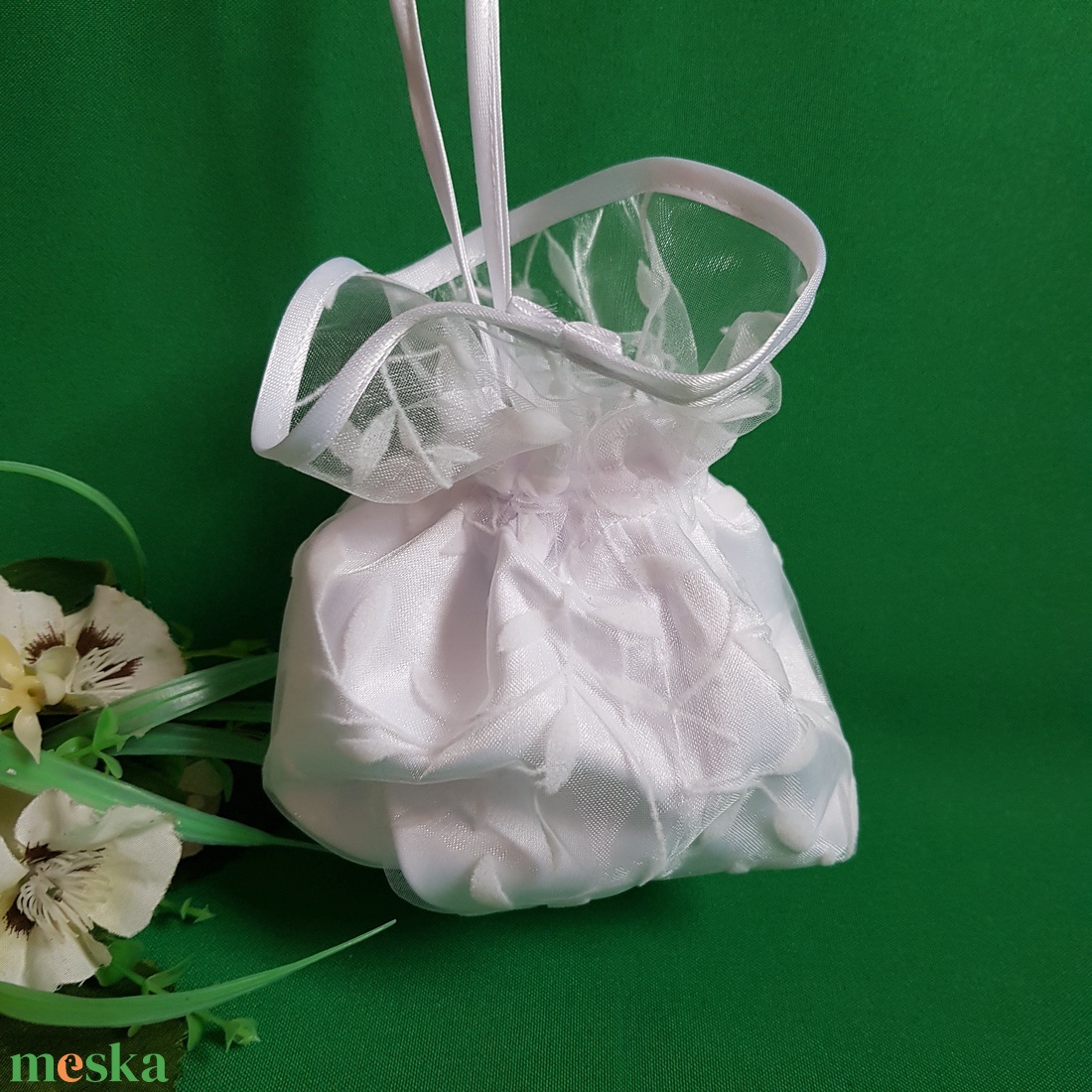 Levél mintás hófehér, szatén-organza menyasszonyi szütyő, kistáska - esküvő - kiegészítők - táska - Meska.hu Levél mintás hófehér, szatén-organza menyasszonyi szütyő, kistáska - esküvő - kiegészítők - táska - Meska.hu
