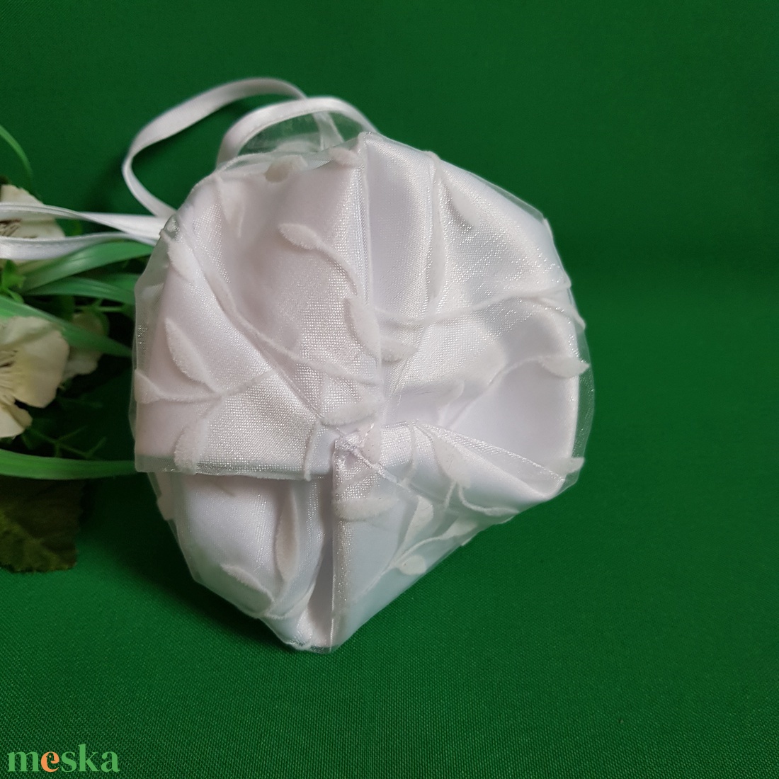 Levél mintás hófehér, szatén-organza menyasszonyi szütyő, kistáska - esküvő - kiegészítők - táska - Meska.hu Levél mintás hófehér, szatén-organza menyasszonyi szütyő, kistáska - esküvő - kiegészítők - táska - Meska.hu