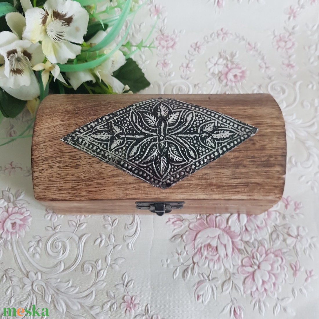 Antique hatású, virág mintás esküvői gyűrűtartó doboz, faládika mohával - esküvő - kiegészítők - gyűrűtartó & gyűrűpárna - Meska.hu Antique hatású, virág mintás esküvői gyűrűtartó doboz, faládika mohával - esküvő - kiegészítők - gyűrűtartó & gyűrűpárna - Meska.hu
