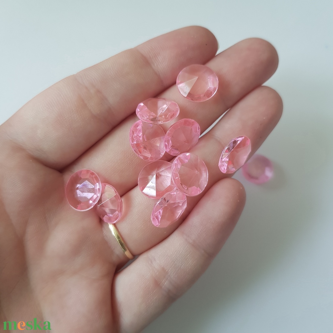 Pink színű 12mm-es gyémánt alakú dekorkő, strasszkő dekor - kellékek & szerszámok - dekorációs kellékek - egyéb kellékek - Meska.hu Pink színű 12mm-es gyémánt alakú dekorkő, strasszkő dekor - kellékek & szerszámok - dekorációs kellékek - egyéb kellékek - Meska.hu