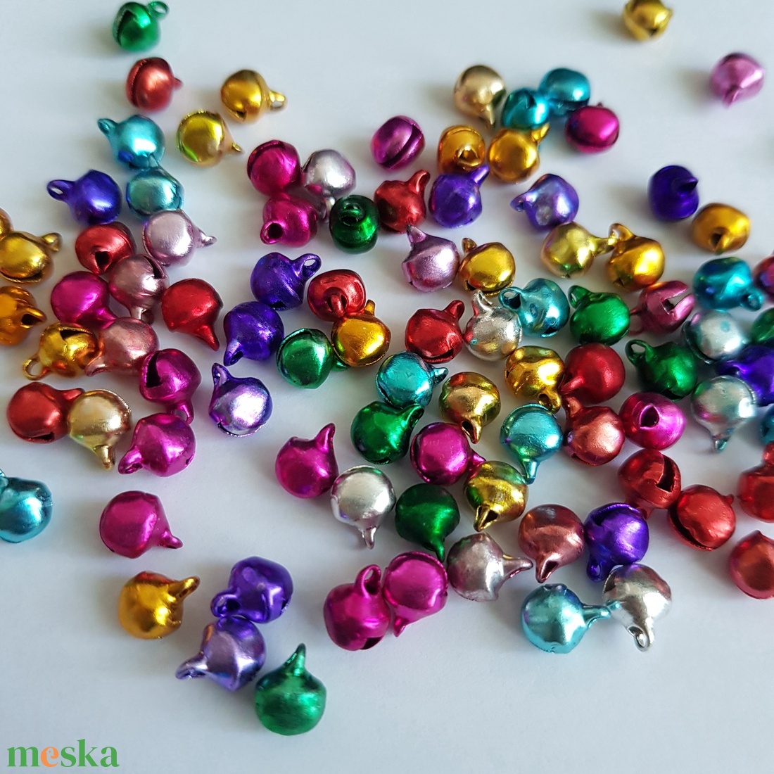 100db-os 6mm-es mini csengettyű, karácsonyi dísz vegyes színben - kellékek & szerszámok - dekorációs kellékek - egyéb kellékek - Meska.hu 100db-os 6mm-es mini csengettyű, karácsonyi dísz vegyes színben - kellékek & szerszámok - dekorációs kellékek - egyéb kellékek - Meska.hu