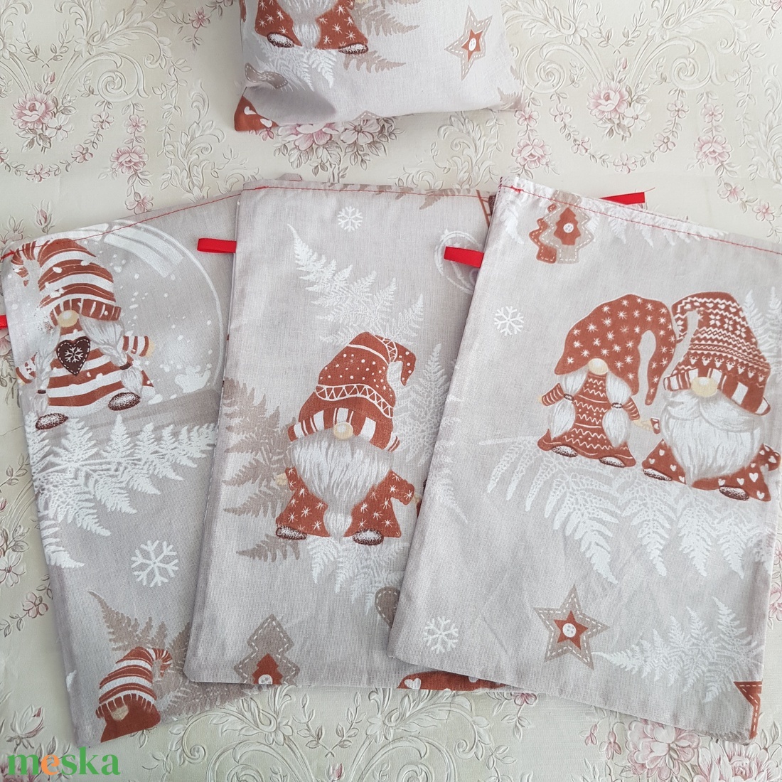 Szürke-barna, karácsonyi, manó mintás mikulás zsák, textil ajándéktasak - karácsony - mikulás - mikulás zsák, zokni, csizma - Meska.hu Szürke-barna, karácsonyi, manó mintás mikulás zsák, textil ajándéktasak - karácsony - mikulás - mikulás zsák, zokni, csizma - Meska.hu