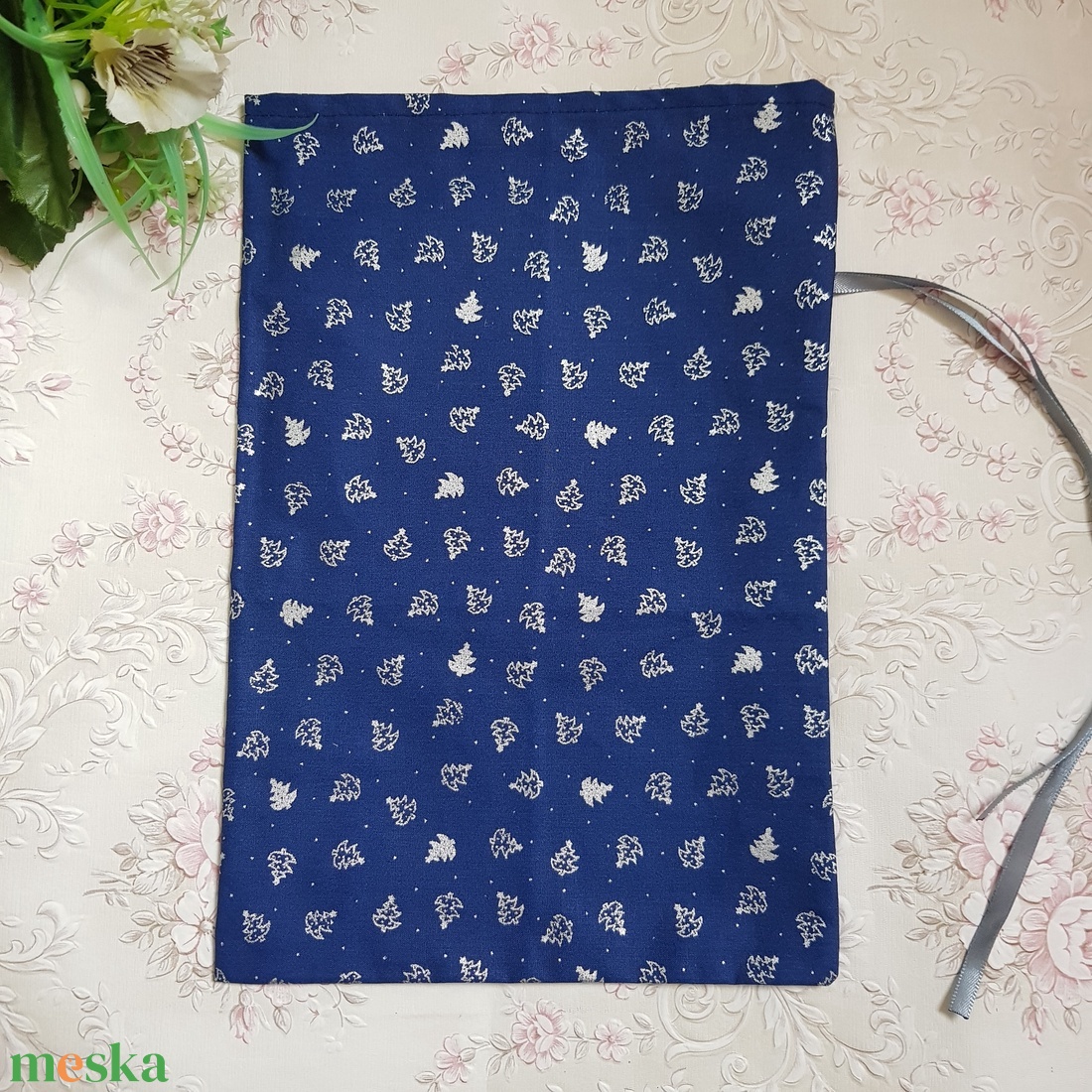 Karácsonyi, csillogó karácsonyfa mintás mikulás zsák, textil ajándéktasak - karácsony - mikulás - mikulás zsák, zokni, csizma - Meska.hu Karácsonyi, csillogó karácsonyfa mintás mikulás zsák, textil ajándéktasak - karácsony - mikulás - mikulás zsák, zokni, csizma - Meska.hu