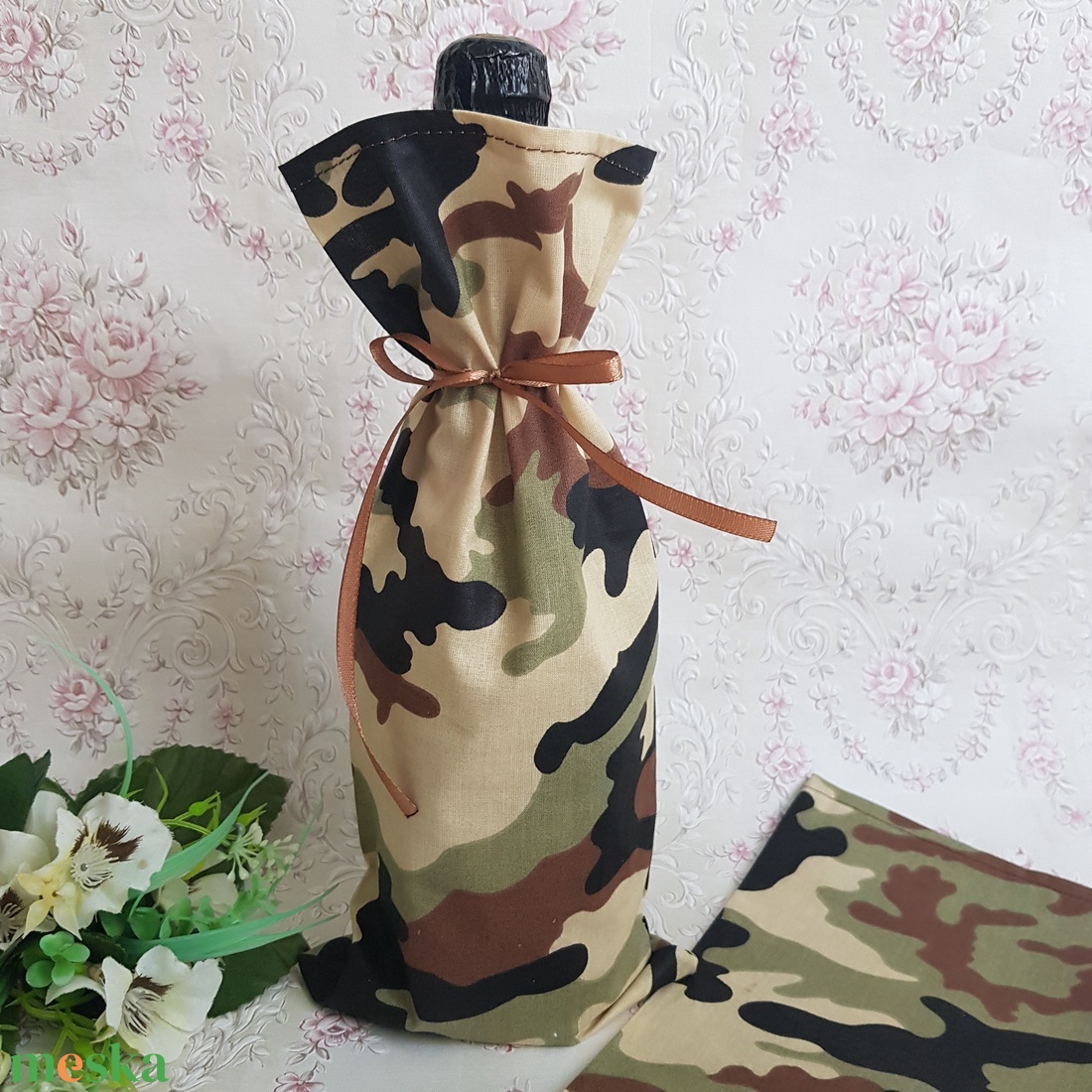 Terepmintás, terepszínű zsák, textil ajándéktasak pezsgőkhöz - otthon & életmód - papír, írószer - ajándékozás kellékei - ajándékzsák, csomagolás - Meska.hu Terepmintás, terepszínű zsák, textil ajándéktasak pezsgőkhöz - otthon & életmód - papír, írószer - ajándékozás kellékei - ajándékzsák, csomagolás - Meska.hu