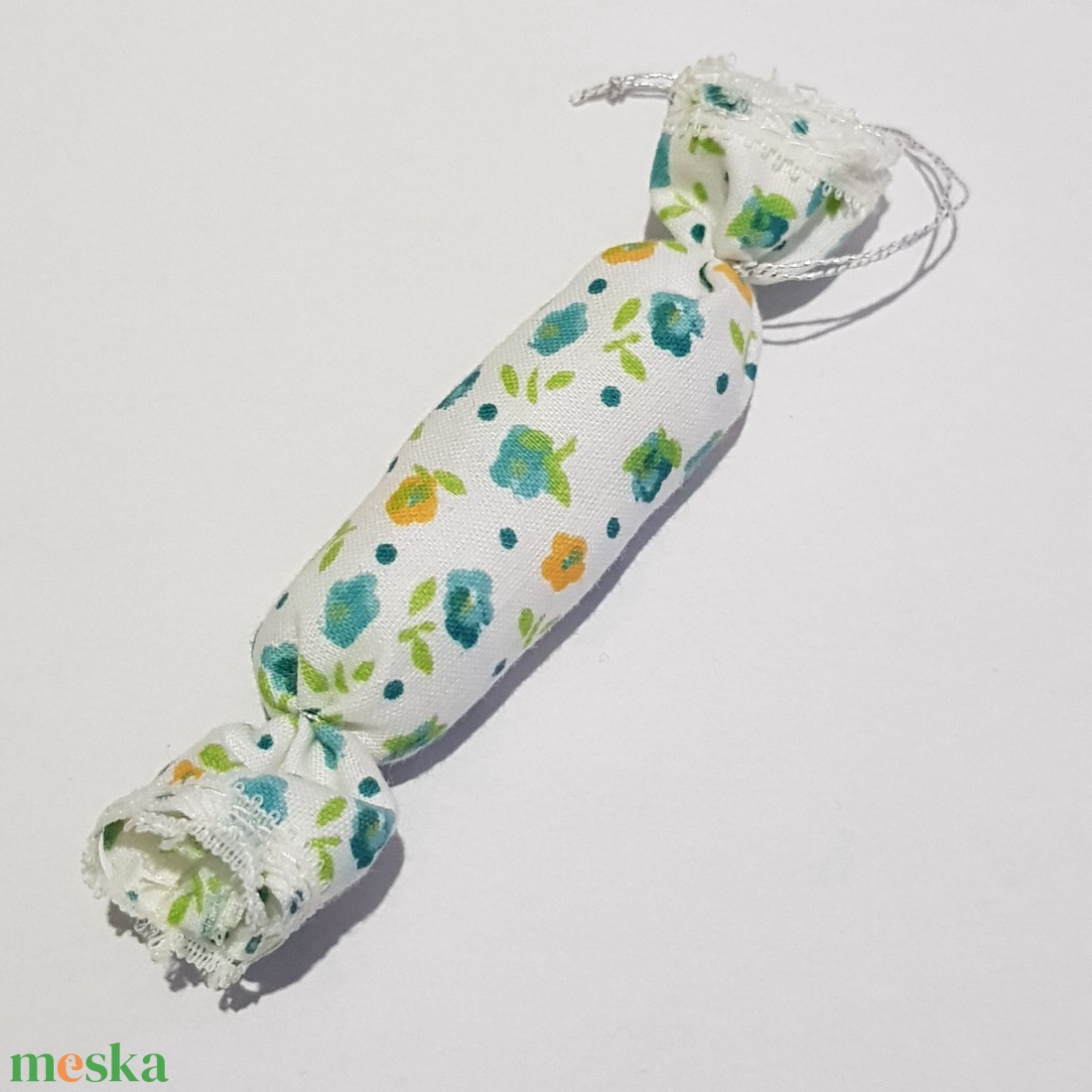 Textil szaloncukor, virág mintás karácsonyfadísz, karácsonyi dekoráció - karácsony - karácsonyi lakásdekoráció - karácsonyfadíszek - Meska.hu Textil szaloncukor, virág mintás karácsonyfadísz, karácsonyi dekoráció - karácsony - karácsonyi lakásdekoráció - karácsonyfadíszek - Meska.hu