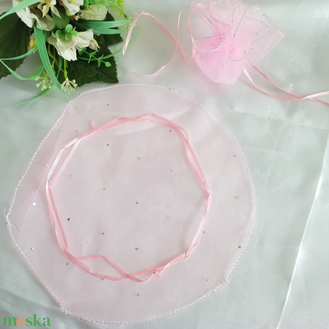 Rózsaszínű, kör alakú, csillogó organza dísztasak, ajándék tasak - esküvő - emlék & ajándék - köszönőajándék - Meska.hu Rózsaszínű, kör alakú, csillogó organza dísztasak, ajándék tasak - esküvő - emlék & ajándék - köszönőajándék - Meska.hu