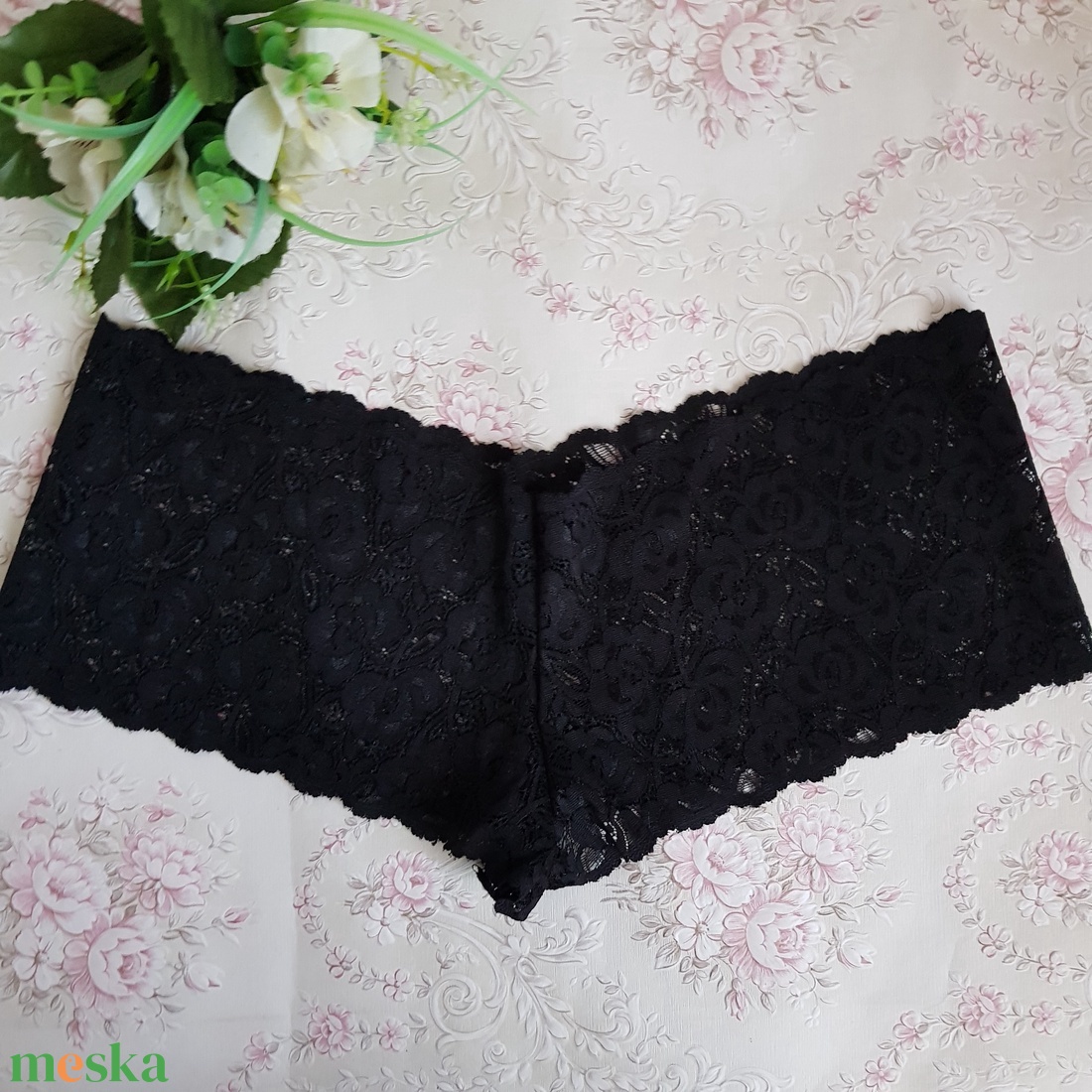 XL-2XL / 48-52-es méretű, egyedi készítésű francia csipke bugyi, fehérnemű - ruha & divat - női ruha - fürdőruha & fehérnemű - Meska.hu XL-2XL / 48-52-es méretű, egyedi készítésű francia csipke bugyi, fehérnemű - ruha & divat - női ruha - fürdőruha & fehérnemű - Meska.hu