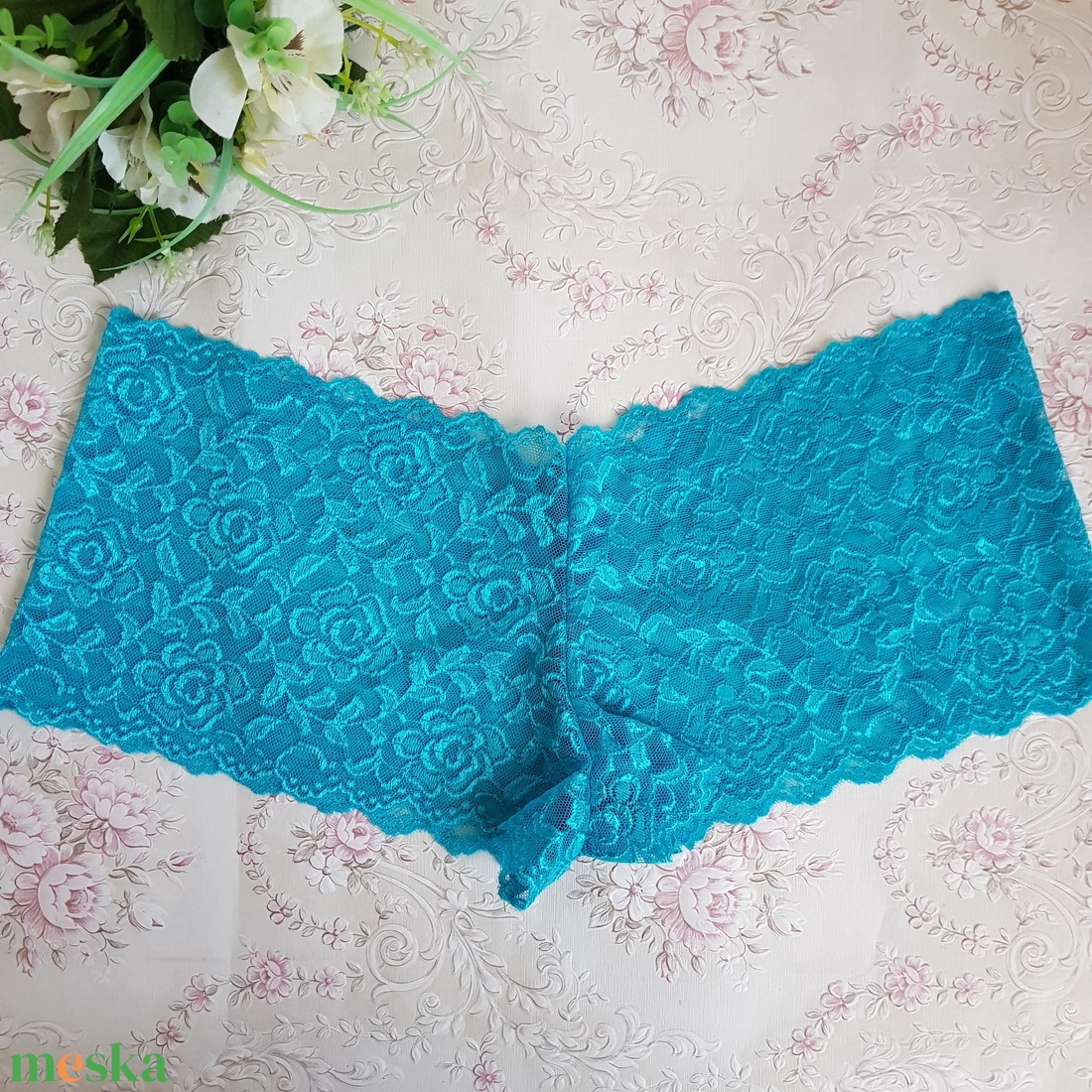 XL-2XL / 48-52-es méretű, egyedi készítésű francia csipke bugyi, fehérnemű - ruha & divat - női ruha - fürdőruha & fehérnemű - Meska.hu XL-2XL / 48-52-es méretű, egyedi készítésű francia csipke bugyi, fehérnemű - ruha & divat - női ruha - fürdőruha & fehérnemű - Meska.hu