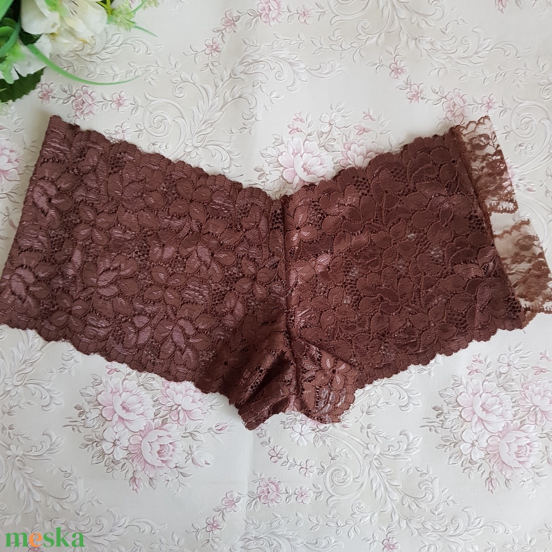 XL-2XL / 48-50-es méretű, egyedi készítésű francia csipke bugyi, fehérnemű - ruha & divat - női ruha - fürdőruha & fehérnemű - Meska.hu