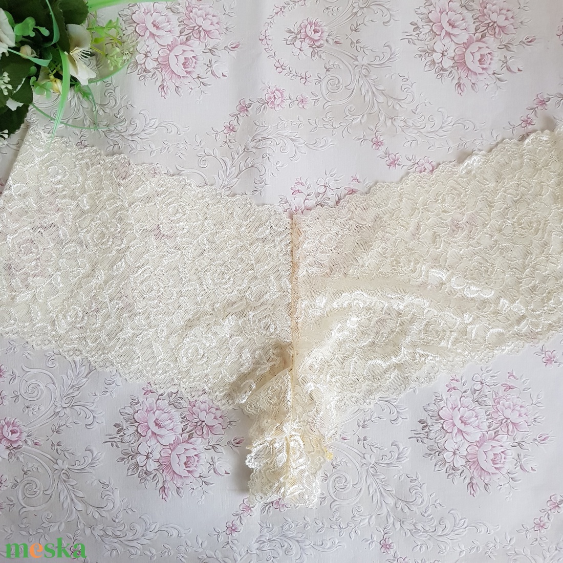 2XL-3XL / 52-54-es méretű, egyedi készítésű francia csipke bugyi, fehérnemű - ruha & divat - női ruha - fürdőruha & fehérnemű - Meska.hu 2XL-3XL / 52-54-es méretű, egyedi készítésű francia csipke bugyi, fehérnemű - ruha & divat - női ruha - fürdőruha & fehérnemű - Meska.hu