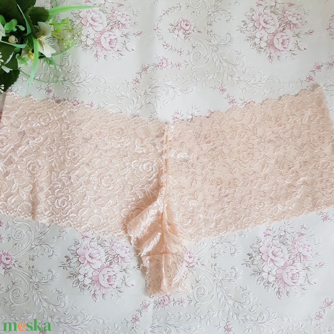 2XL-3XL / 52-54-es méretű, egyedi készítésű francia csipke bugyi, fehérnemű - ruha & divat - női ruha - fürdőruha & fehérnemű - Meska.hu 2XL-3XL / 52-54-es méretű, egyedi készítésű francia csipke bugyi, fehérnemű - ruha & divat - női ruha - fürdőruha & fehérnemű - Meska.hu