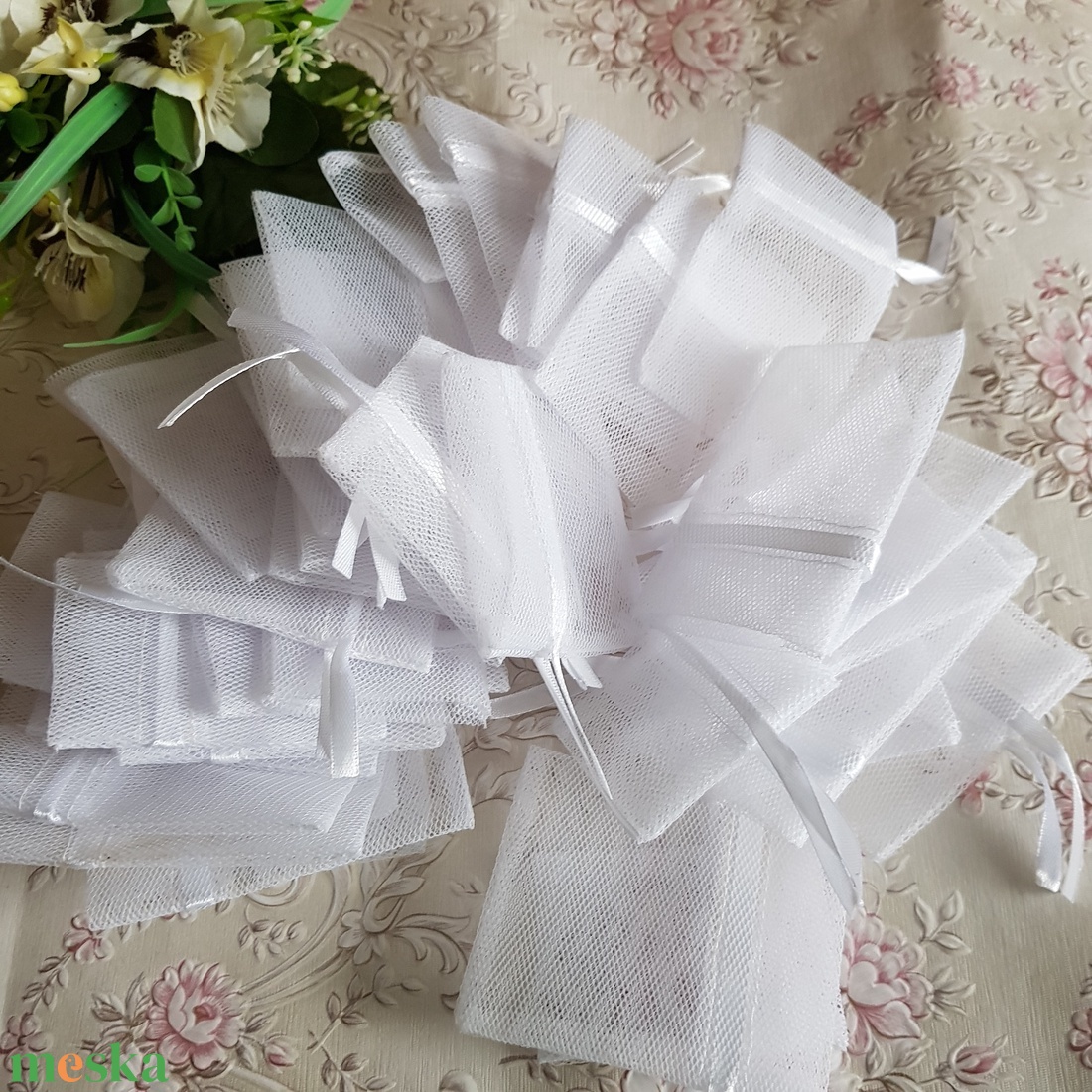 Egyedi méretű hófehér színű kemény/merev tüll dísztasak, ajándék tasakok - esküvő - emlék & ajándék - köszönőajándék - Meska.hu