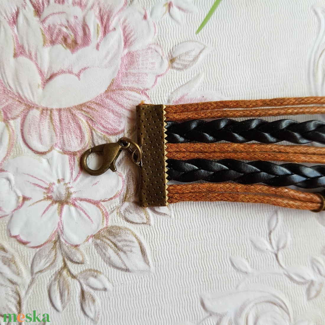 Barna-fekete műbőr karkötő fém díszekkel - végtelen jel, szárnyas koponya, DREAM - ékszer - karkötő - fonott karkötő - Meska.hu Barna-fekete műbőr karkötő fém díszekkel - végtelen jel, szárnyas koponya, DREAM - ékszer - karkötő - fonott karkötő - Meska.hu